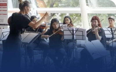 Conmemoramos el Día de la Mujer con la orquesta de Aeropuertos Argentina 2000